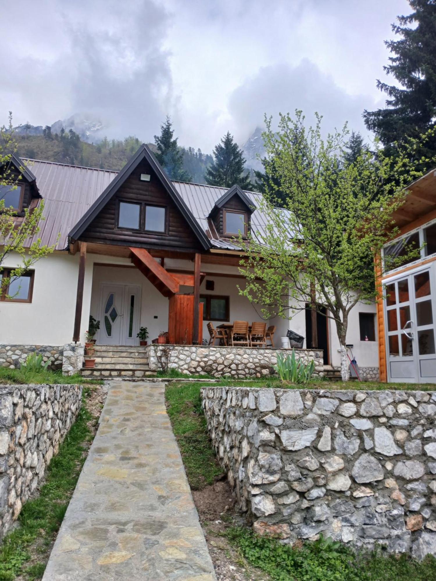 Hotel Bujtina Albjoni à Valbone Extérieur photo